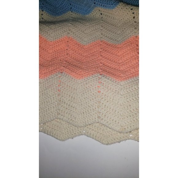 Crochet Large Pastel Chevron 93"W x90"L Queen Bedspread - Picture 8 of 9